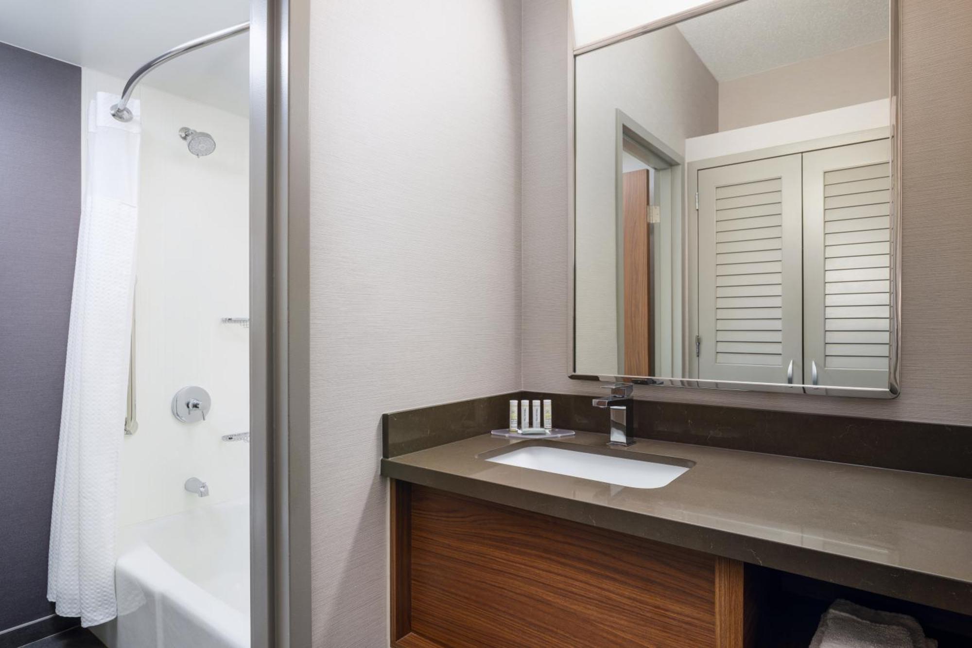 Courtyard Columbus Worthington Hotell Exteriör bild