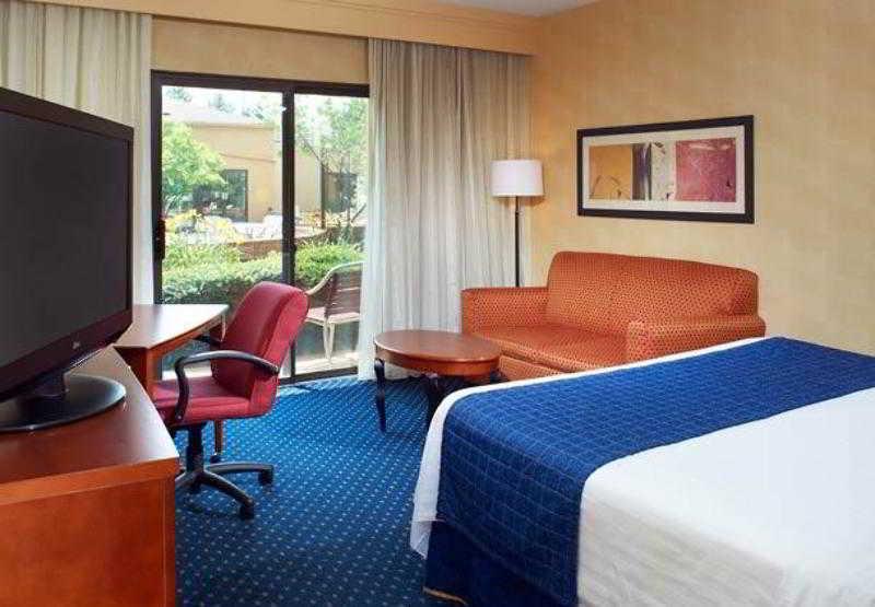 Courtyard Columbus Worthington Hotell Rum bild
